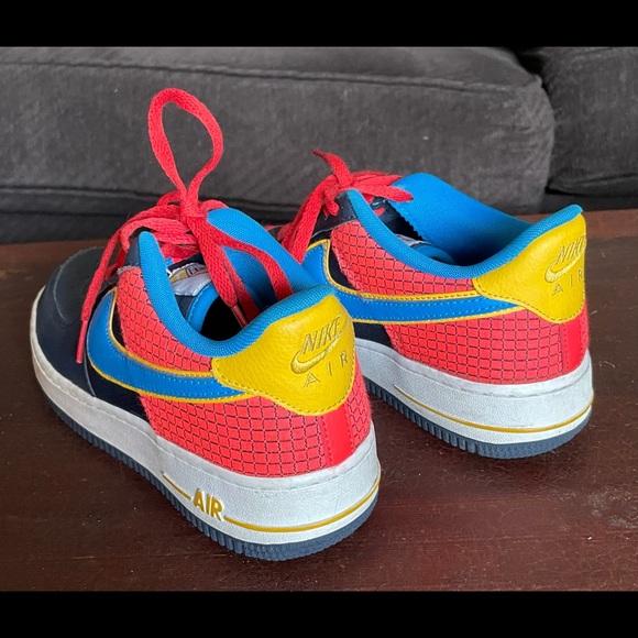 Nike sneakers 6.5 - Picture 2 of 3